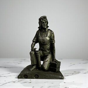 Franklin Mint Pewter Figurine "Giving Her All" 1938-1947 Collectible From 1980